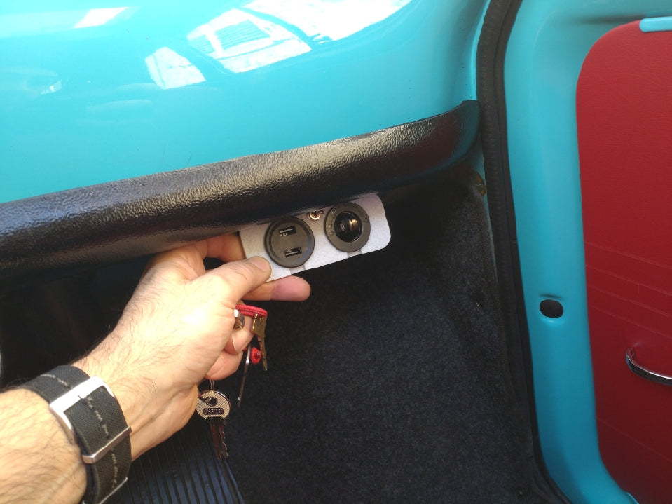 USB Charger Bracket for Fiat 500 – Fiat 500