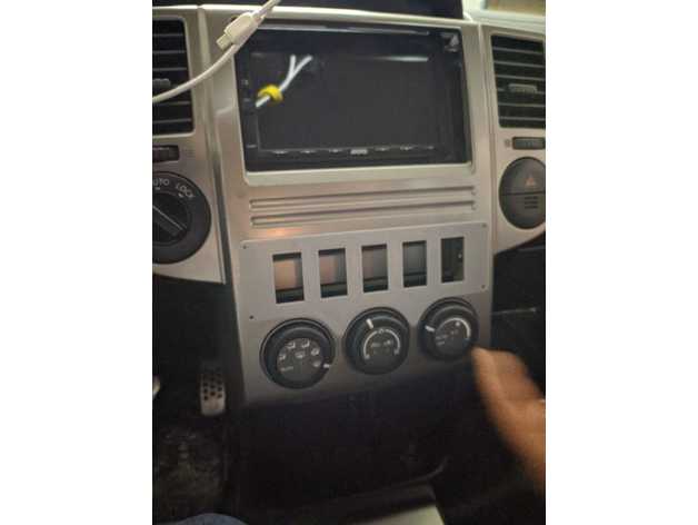 Nissan X-Trail T30 Console Switch Panel – Nissan X-Trail