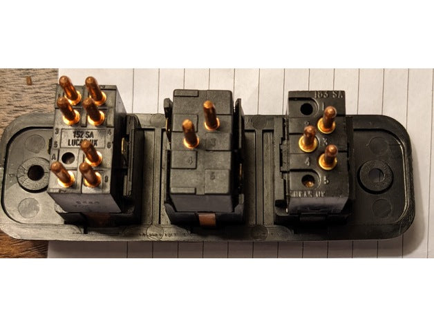 E-Switch Male Connectors – Land Rover Defender