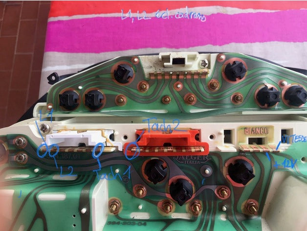 Instrument Cluster Connector Bracket for a 1989 Alfa Romeo Spider – 1989 Alfa Romeo Spider