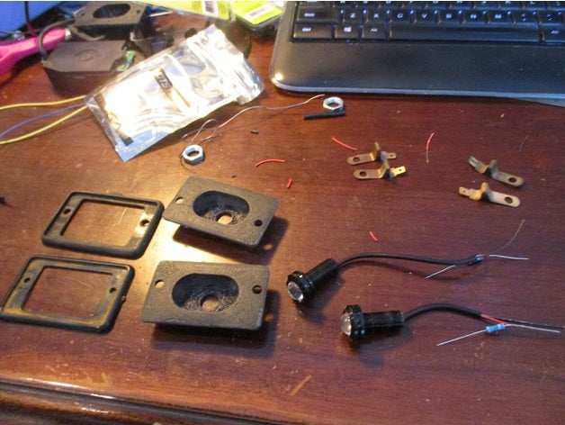 XRAD'S Land Rover Discovery 2 License Plate Light Surround – Land Rover Discovery
