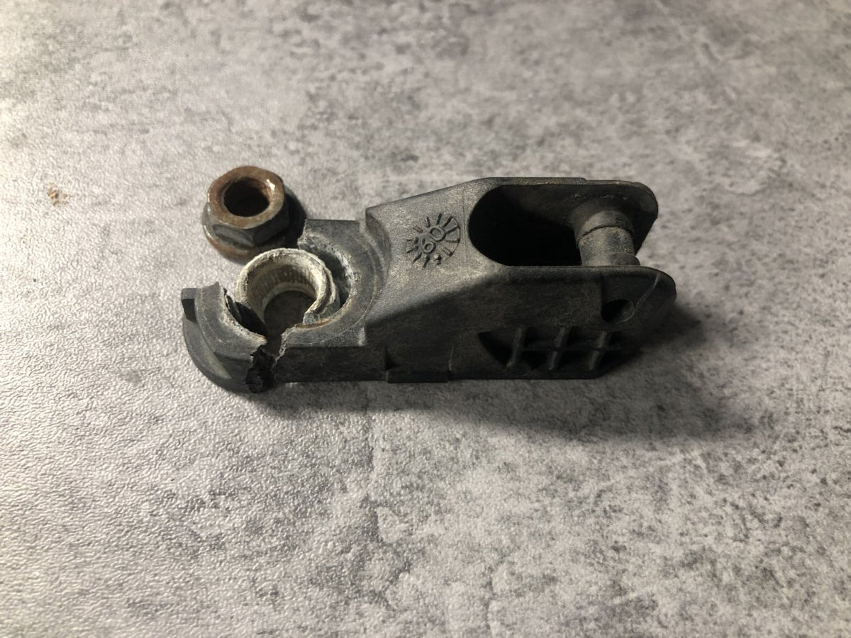 PEUGEOT Rear Windshield Wiper Base – Peugeot