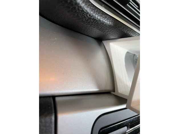 Iphone 12 Holder for VW PASSAT B7 (perhaps Also B6) Models – Volkswagen Passat