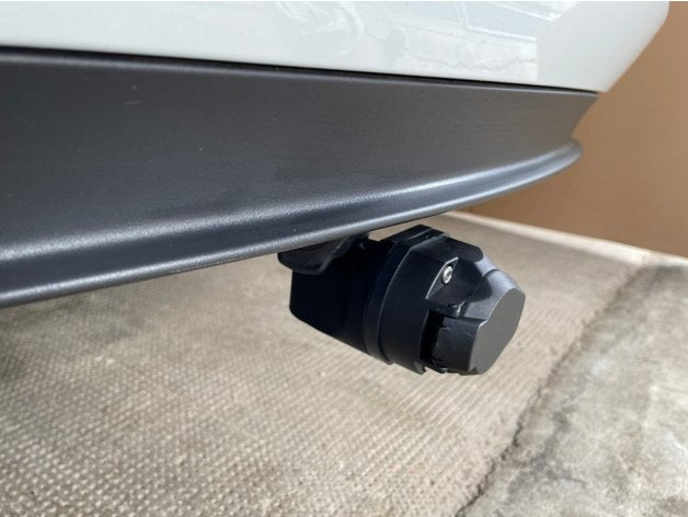 Tesla Model 3 Angle Adapter for Trailer Hitch (Europe) – Tesla Model 3
