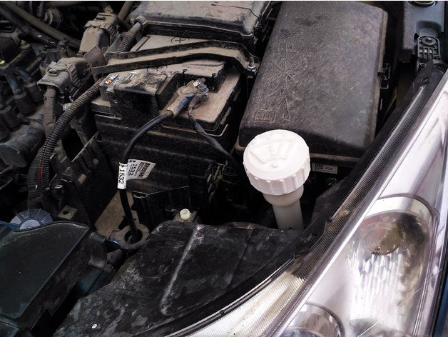 The Lid of the Washer Fluid Reservoir in the Chevrolet Cruze – Chevrolet Cruze