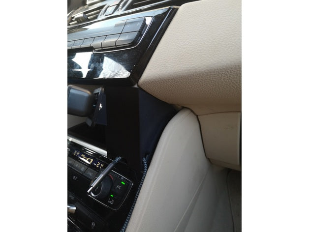 Smartphone Support for BMW Active Tourer – BMW