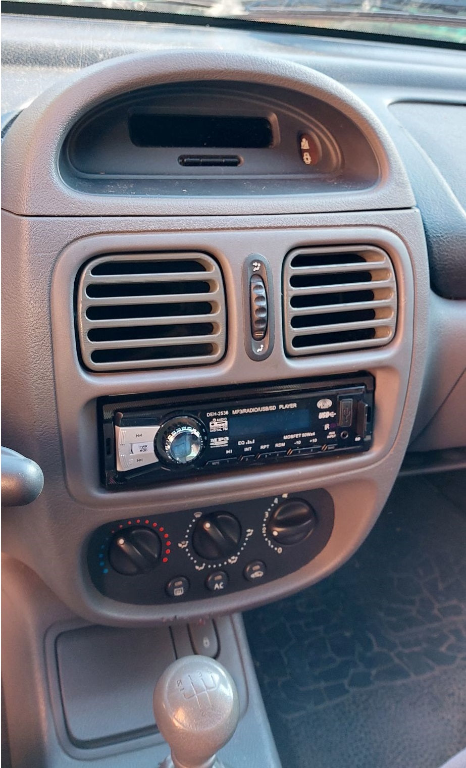 Simple Renault Clio II / Thalia I Mid Fan Cover, Ventillaton Grille – Renault Clio