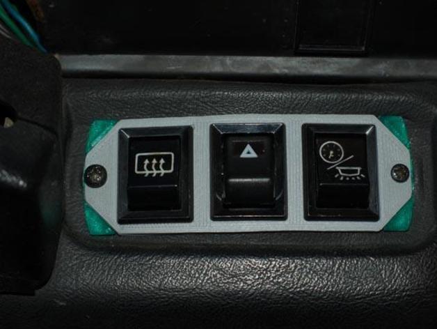 Land Rover Defender 90,110,130 Switch Panel - 3 Switches – Land Rover Defender