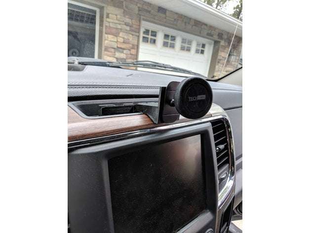 2013-2018 Ram 1500 Dash Mount for Cell Phones – 2013 RAM 1500, 2014 RAM 1500, 2015 RAM 1500, 2016 RAM 1500, 2017 RAM 1500, 2018 RAM 1500