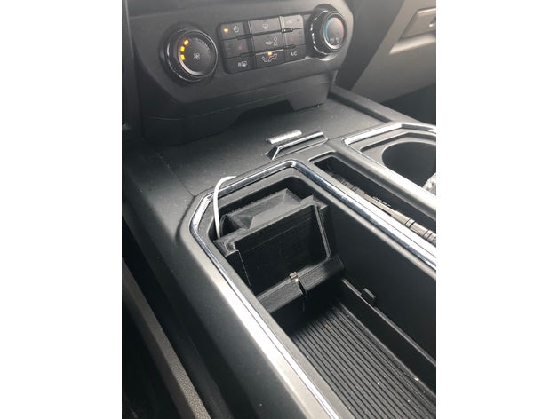 Ford F-150 Center Console iPhone 8+ with Charging Cable – Ford F-150