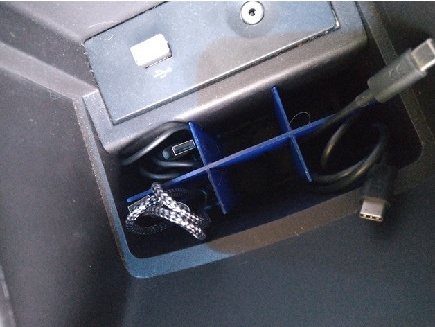 Ford Focus Mk3 (2012-14) Center Console Lower Divider – 2014 Ford Focus, 2013 Ford Focus, 2012 Ford Focus