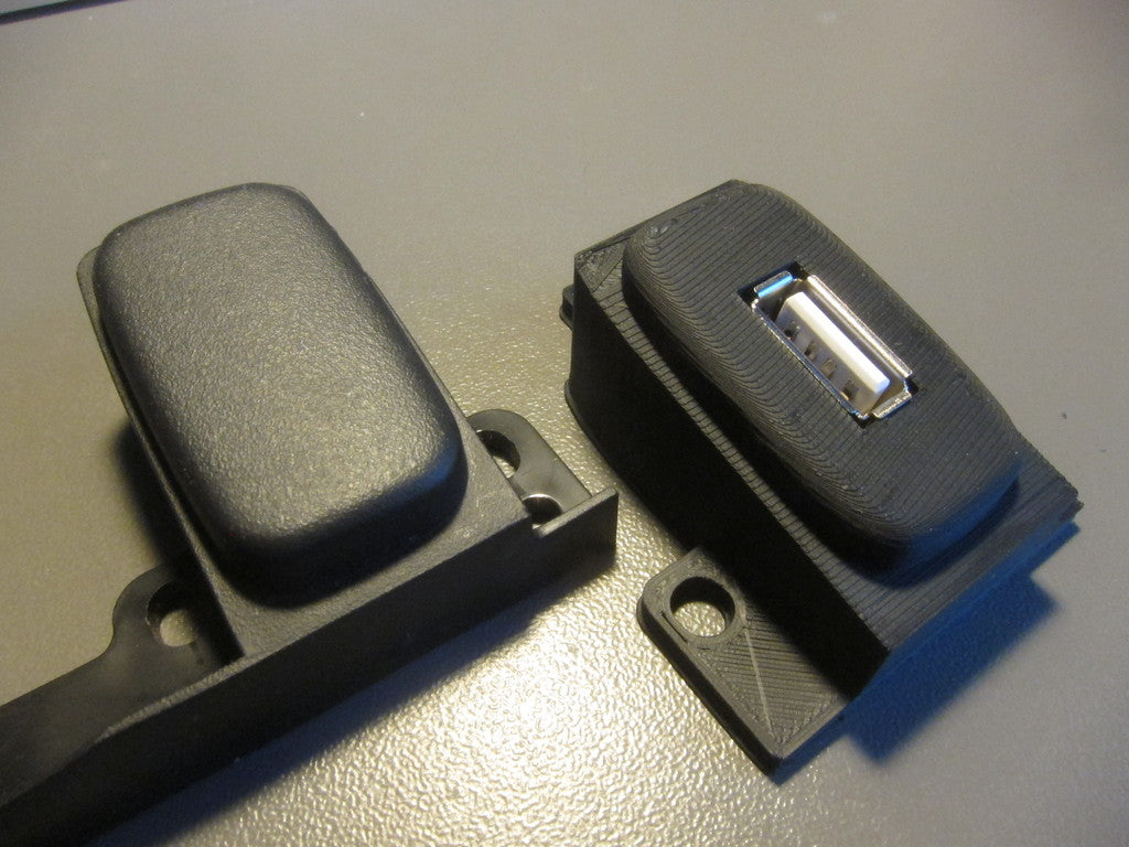 Honda Civic 2006 Centre Console USB Ports – 2006 Honda Civic