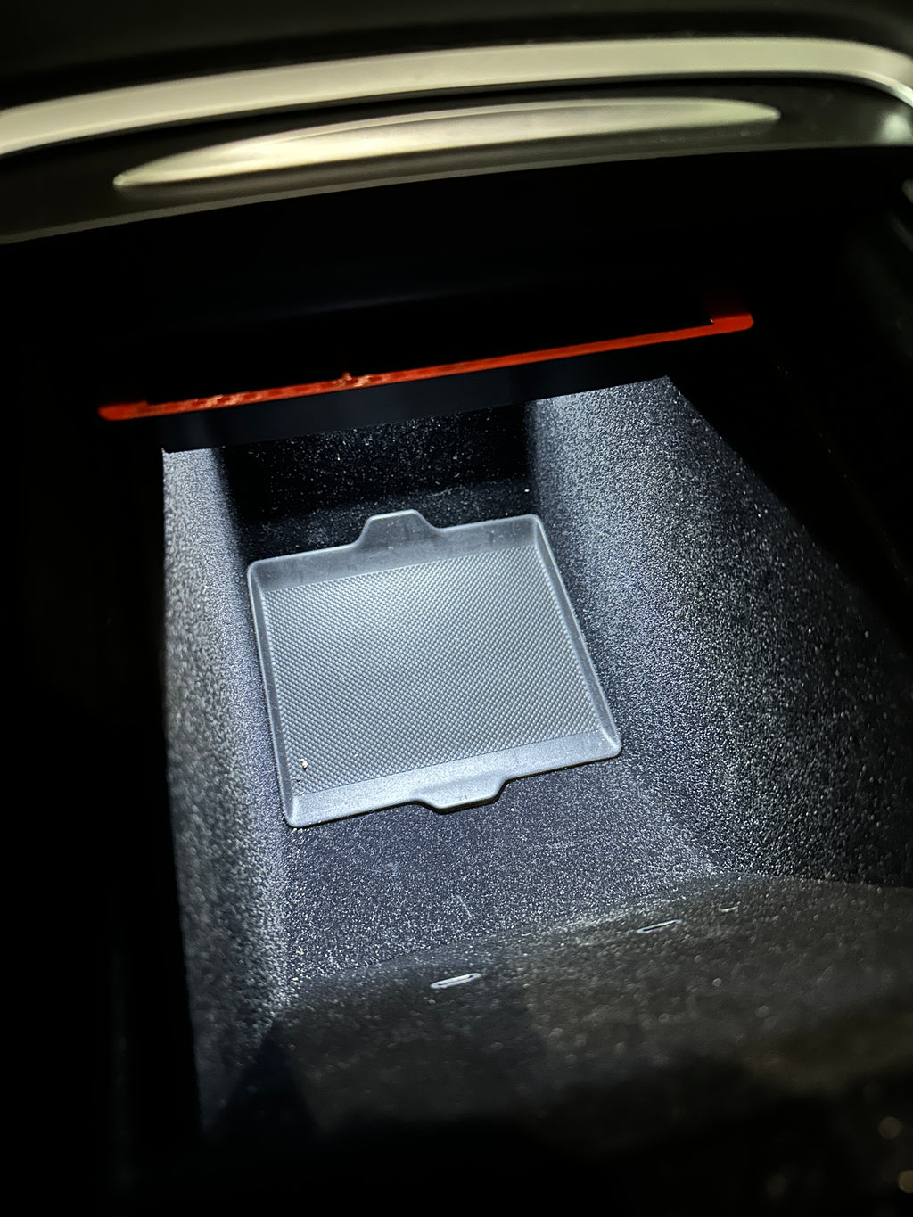 Tesla 3 / Y Console Tray from 2021 Models Onwards / Konsole Ablagefach Ab Modelljahr 2021 – 2021 Tesla Model 3, 2022 Tesla Model 3, 2023 Tesla Model 3, 2024 Tesla Model 3, 2025 Tesla Model 3, 2026 Tesla Model 3, 2021 Tesla Model Y, 2022 Tesla Model Y, 2023 Tesla Model Y, 2024 Tesla Model Y, 2025 Tesla Model Y, 2026 Tesla Model Y