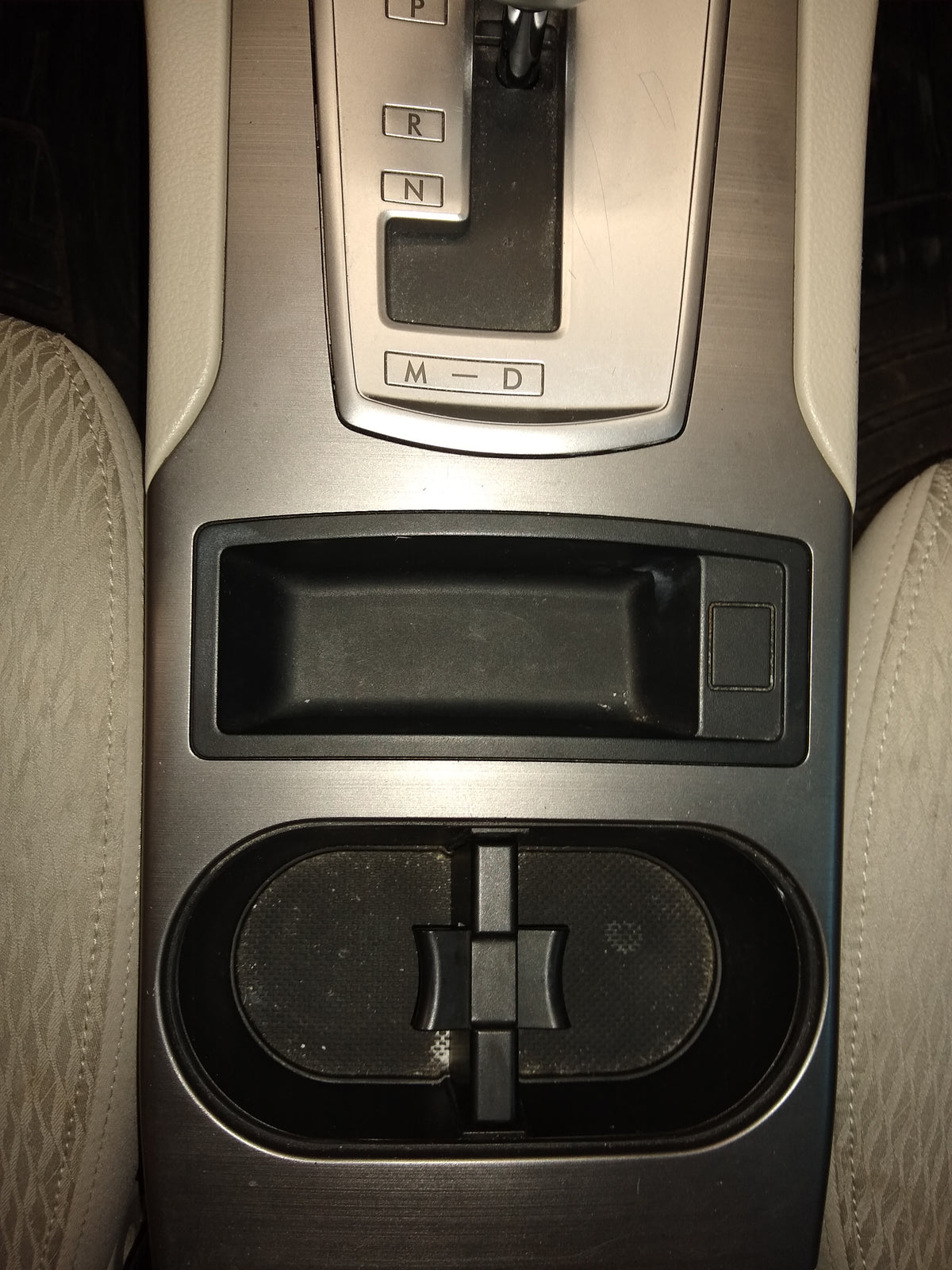 Full Width Console Tray for Subaru Outback 4th Gen – 2014 Subaru Outback, 2013 Subaru Outback, 2012 Subaru Outback, 2011 Subaru Outback, 2010 Subaru Outback
