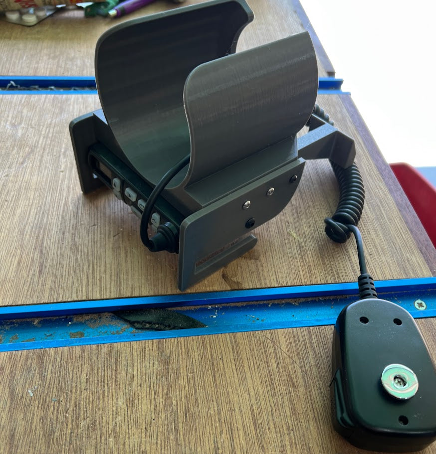 Subaru Outback Two-way Radio Mount and Cup Holder – 2024 Subaru Outback, 2023 Subaru Outback, 2022 Subaru Outback, 2021 Subaru Outback, 2020 Subaru Outback