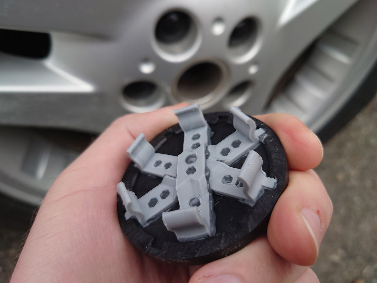 Center Cap Clips Tabs Solution for Land Rover Wheels on a Saab 9-3 – Saab 9-5, Saab 9-3, Land Rover Discovery
