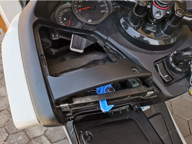 Honda Forza 300 Box Clip