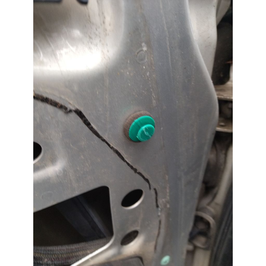 2 Dor Clip – 1995-2006 Dodge Stratus