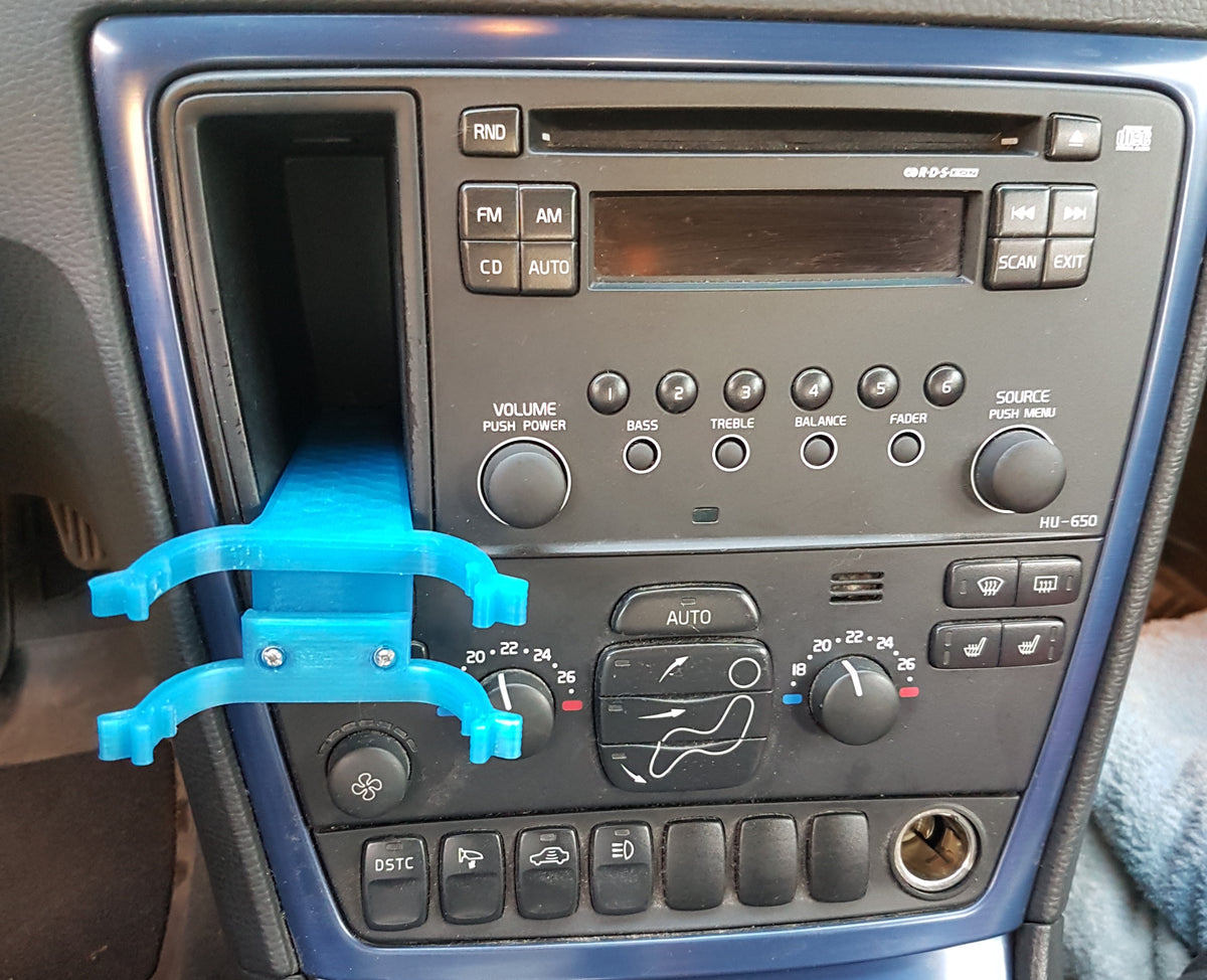 Volvo V70 XC70 Garmin Monterra/Montana Mount – Volvo