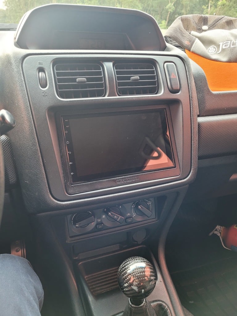 2din Frame – 2004 Mitsubishi Pajero Tr4