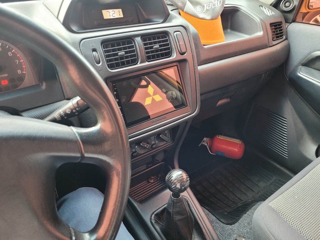2din Frame – 2004 Mitsubishi Pajero Tr4