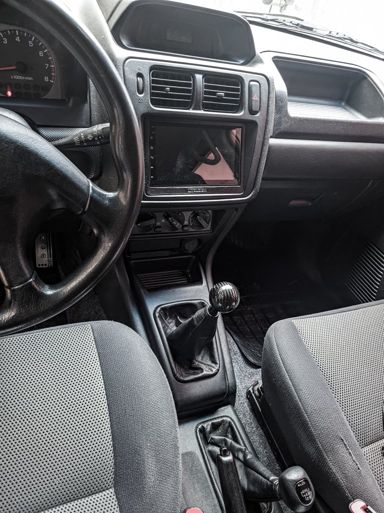 2din Frame – 2004 Mitsubishi Pajero Tr4
