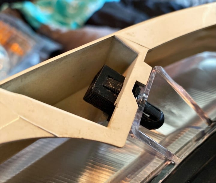 Nissan Titan Headlight Trim Clips – Nissan