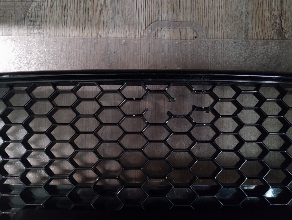 Ford Focus ST Grill Insert – Ford