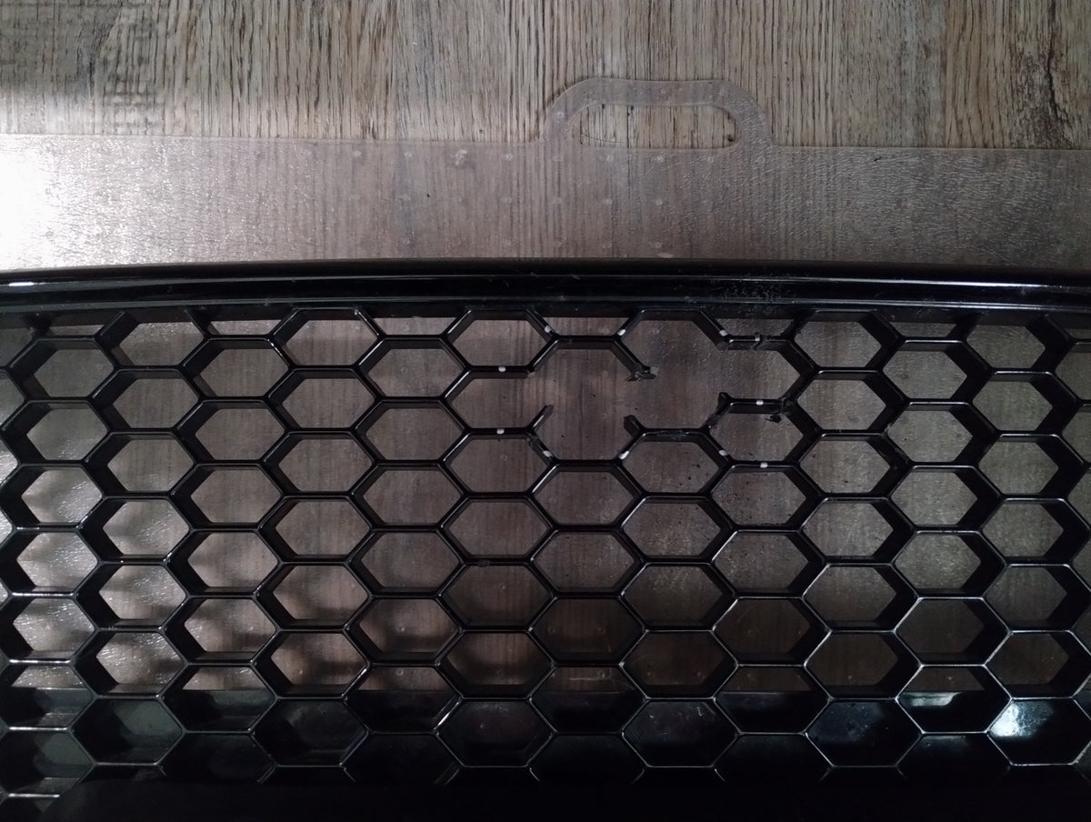 Ford Focus ST Grill Insert – Ford