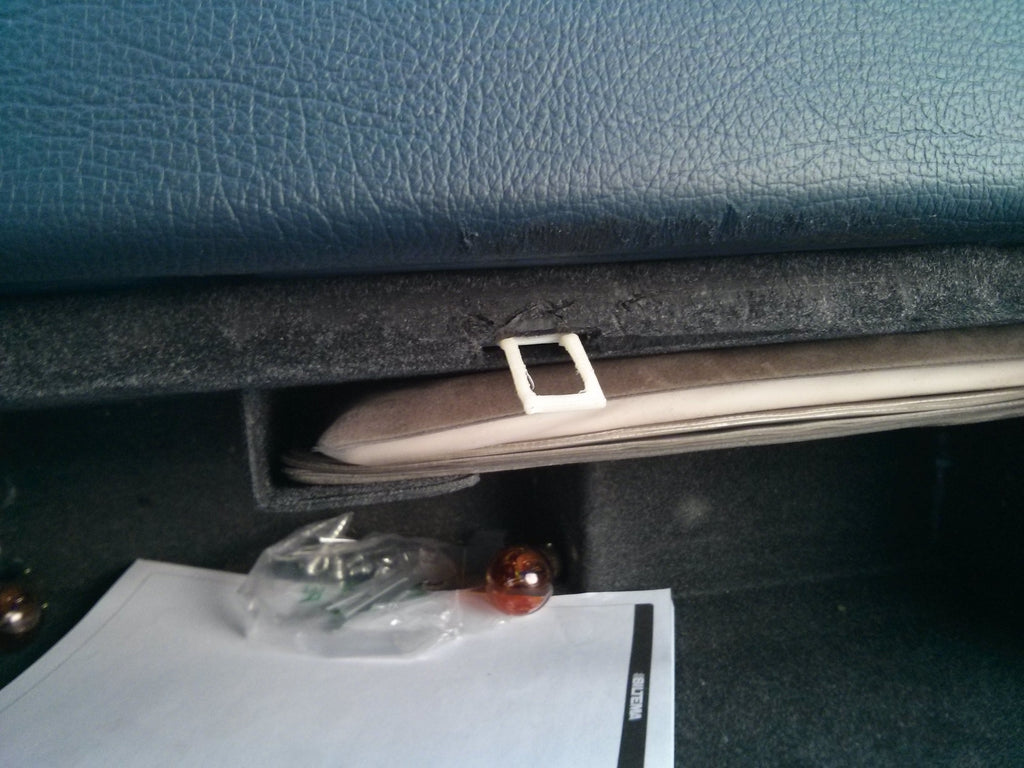 Volvo 850 -96 Glove Box Latch – Volvo