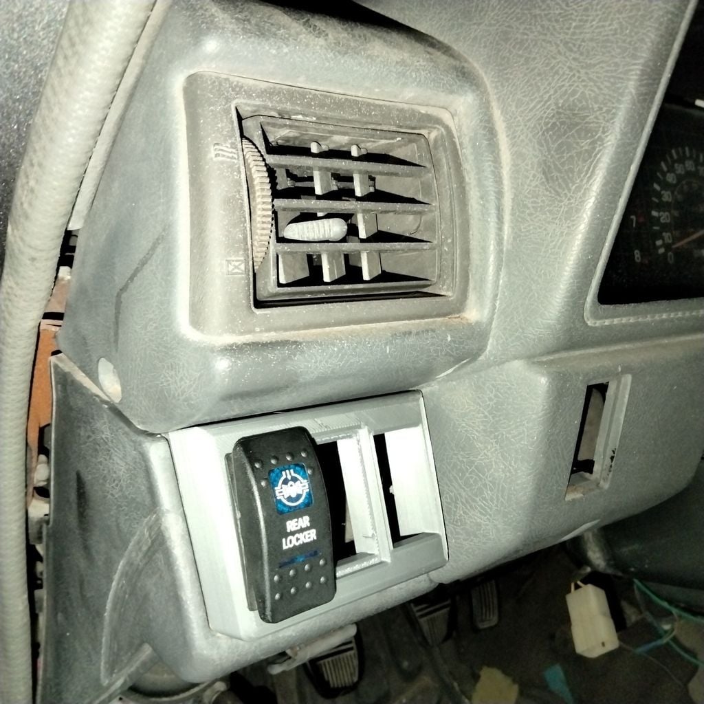 Accessory Switch Panel – 1984-1989 Toyota Pickup / 4runner