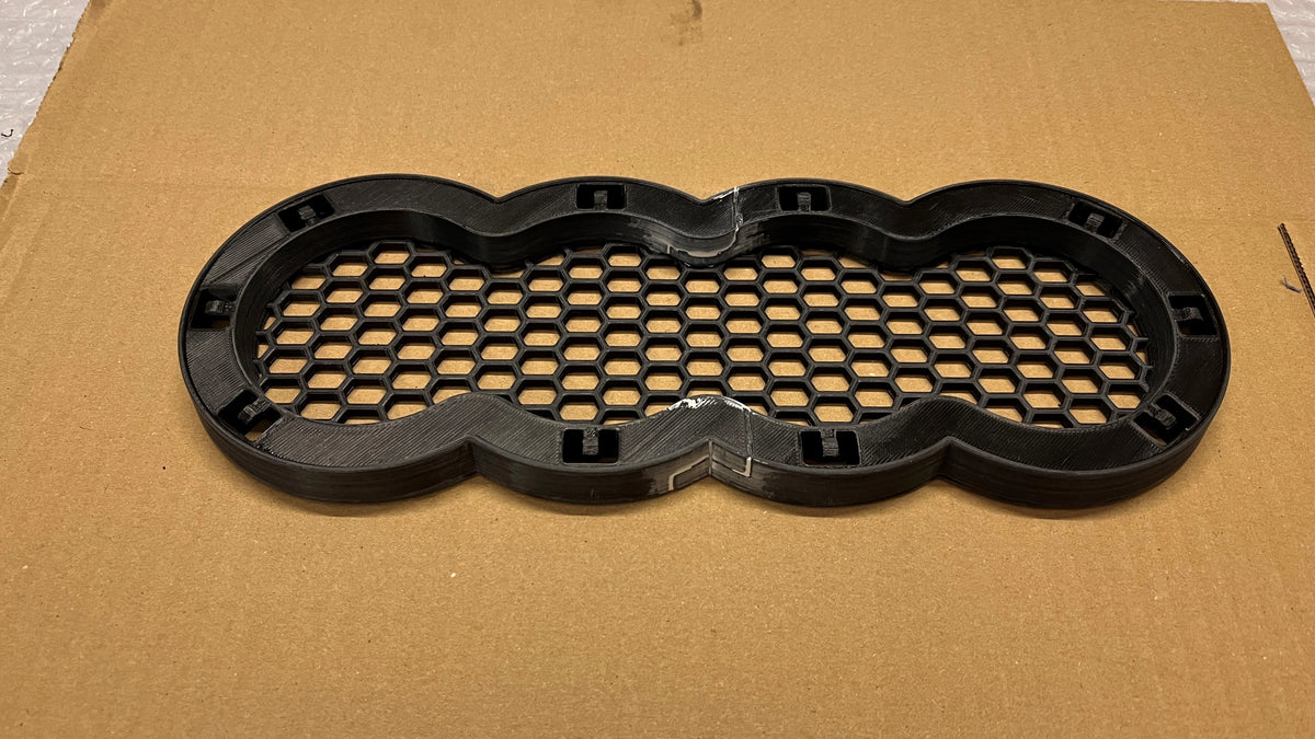 Audi A3 A4 A5 A6 A7 Wabengrill Emblemhalterung Honeycomb Grille Badge Holder – Audi A3