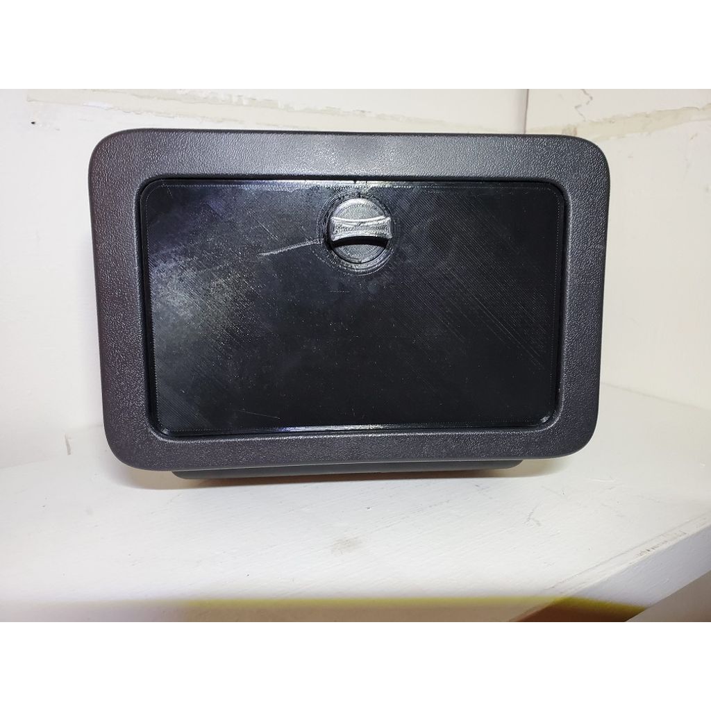 Bed Pocket Door – 1995 Toyota Tacoma