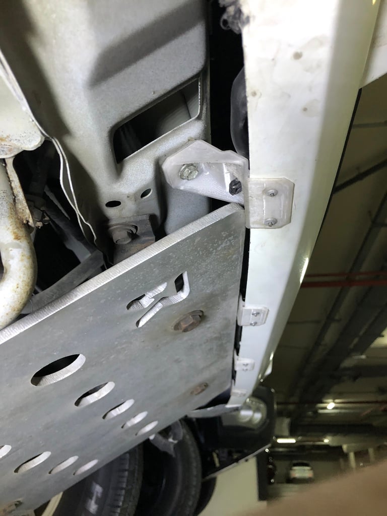Bumper Mounting Bracket – 2012 Mitsubishi Pajero