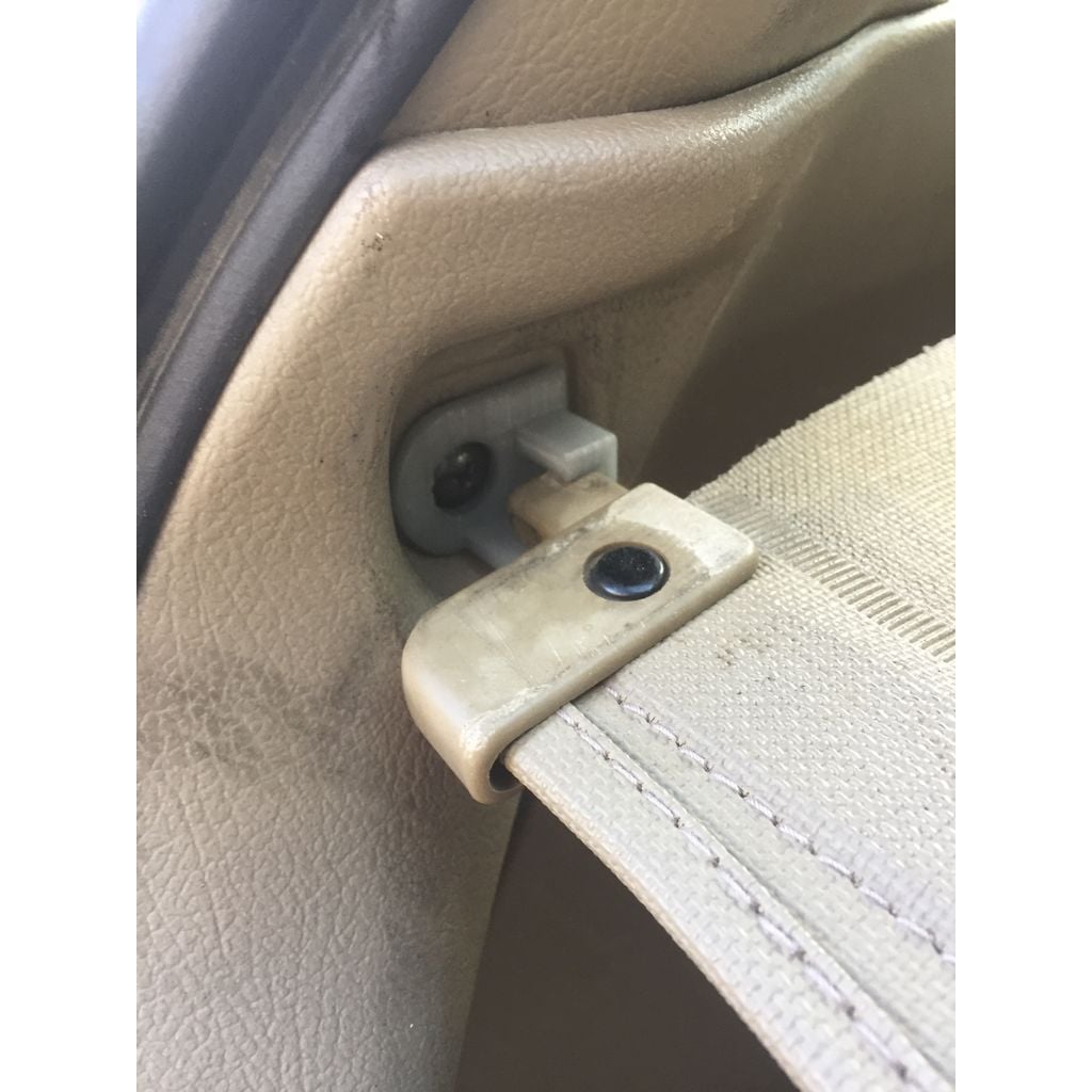Cargo Shade Catch – 1992 Subaru Legacy