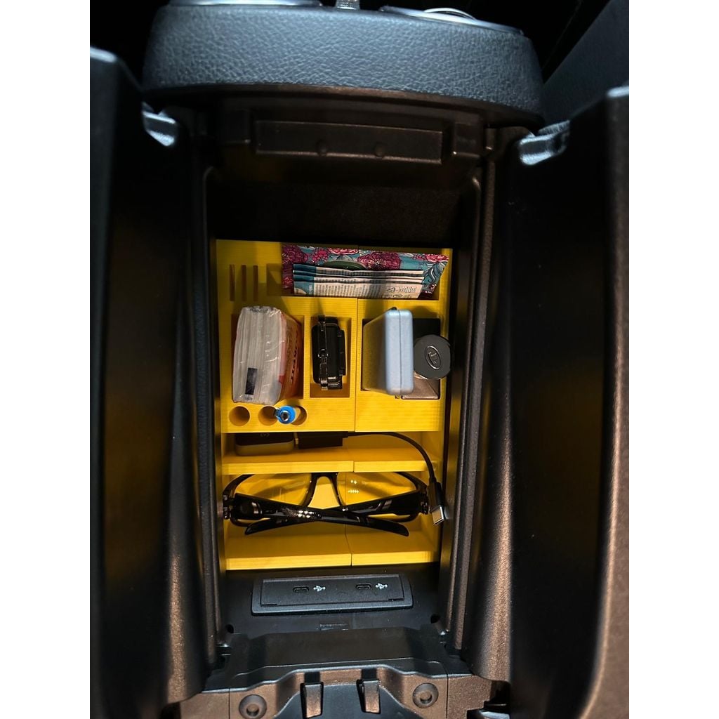 Center Console Organizer – 2016-2023 Mercedes-benz E-class W213