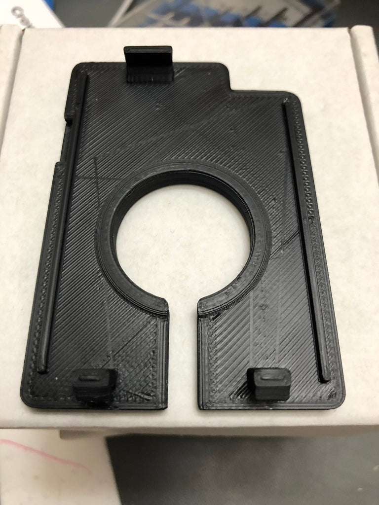 Center Console Panel Cover With Usb Socket Mount – 2005 Ford Mustang
