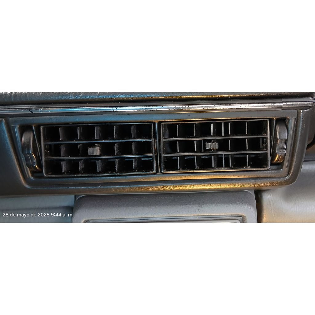 Center Dashboard Ventilation Flaps – 1984-1992 Volkswagen Jetta MK2