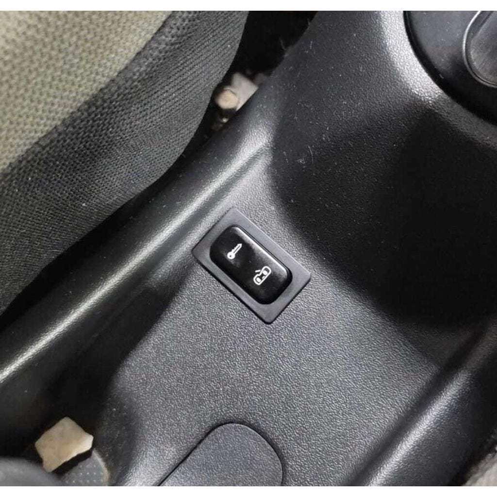 Central Door Lock Switch Bezel – 2004-2012 Skoda Octavia MK2