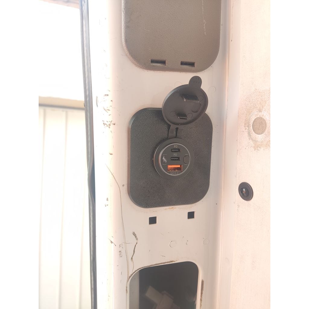 D-pillar Switch Panel For 30mm Sockets And Lights – 2006-2018 Mercedes Sprinter NCV3 / W906