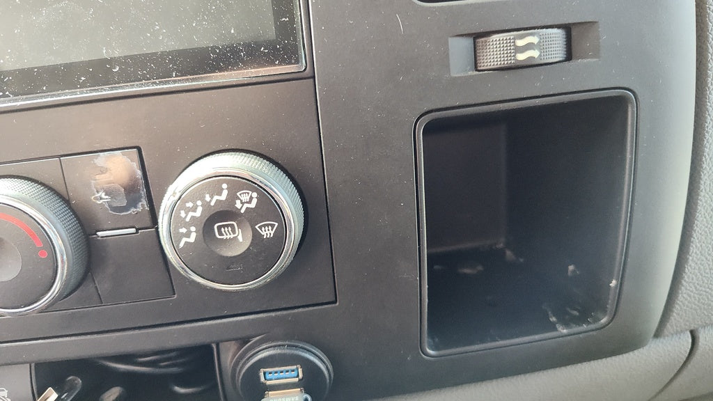 Dash Change Holder – 2011 Chevrolet Silverado