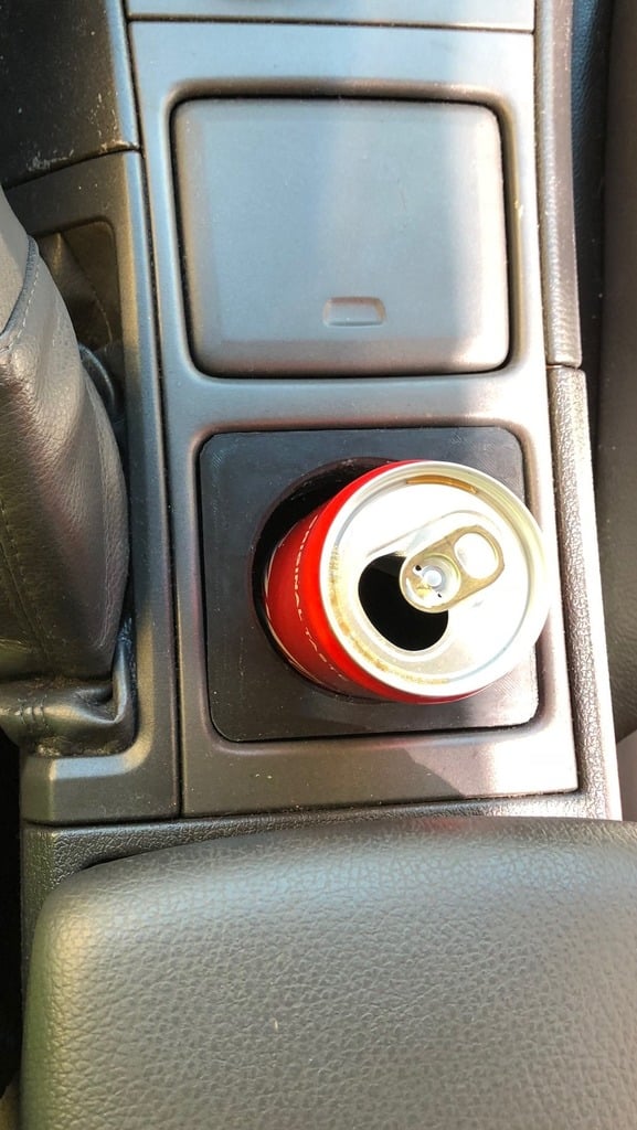 Drink Holder – 2004 Volvo V70
