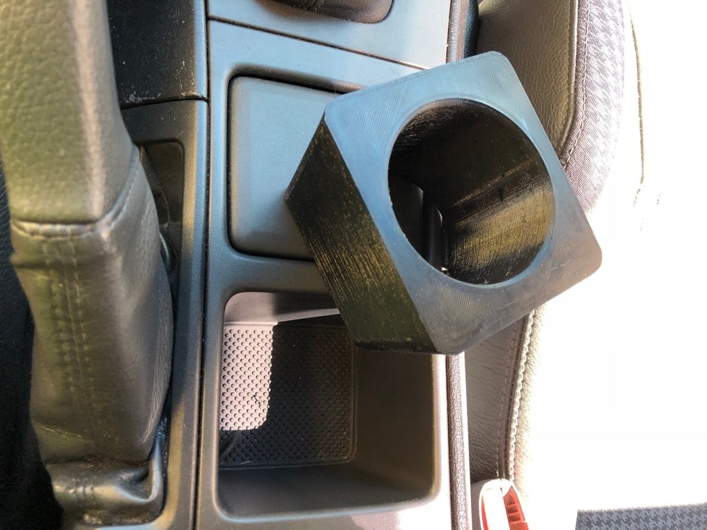 Drink Holder – 2004 Volvo V70