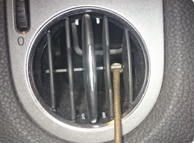 VW Tiguan Air Vent Bar – Volkswagen