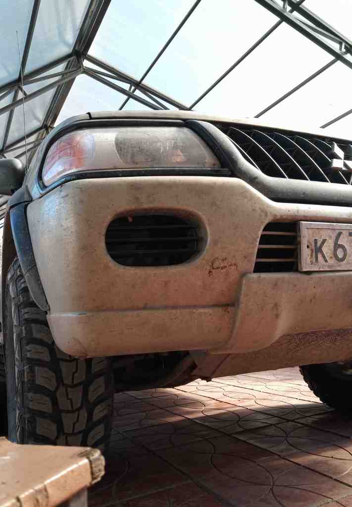 Fog Light Grille Plug – 2004 Mitsubishi Pajero/montero Sport