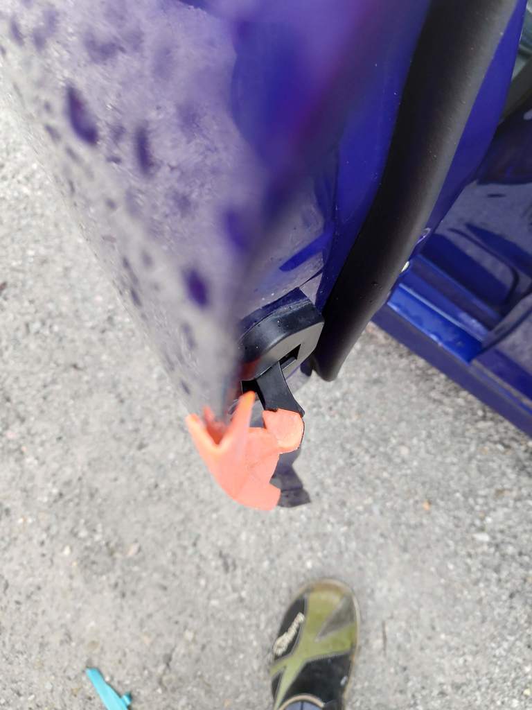 Front Door Guard – 2000 Ford Focus