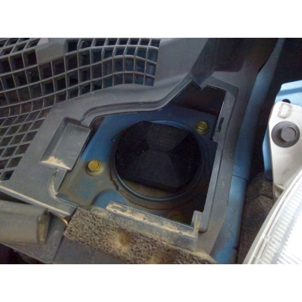 Front Suspension Strut Cover – 2011-2026 Nissan Leaf