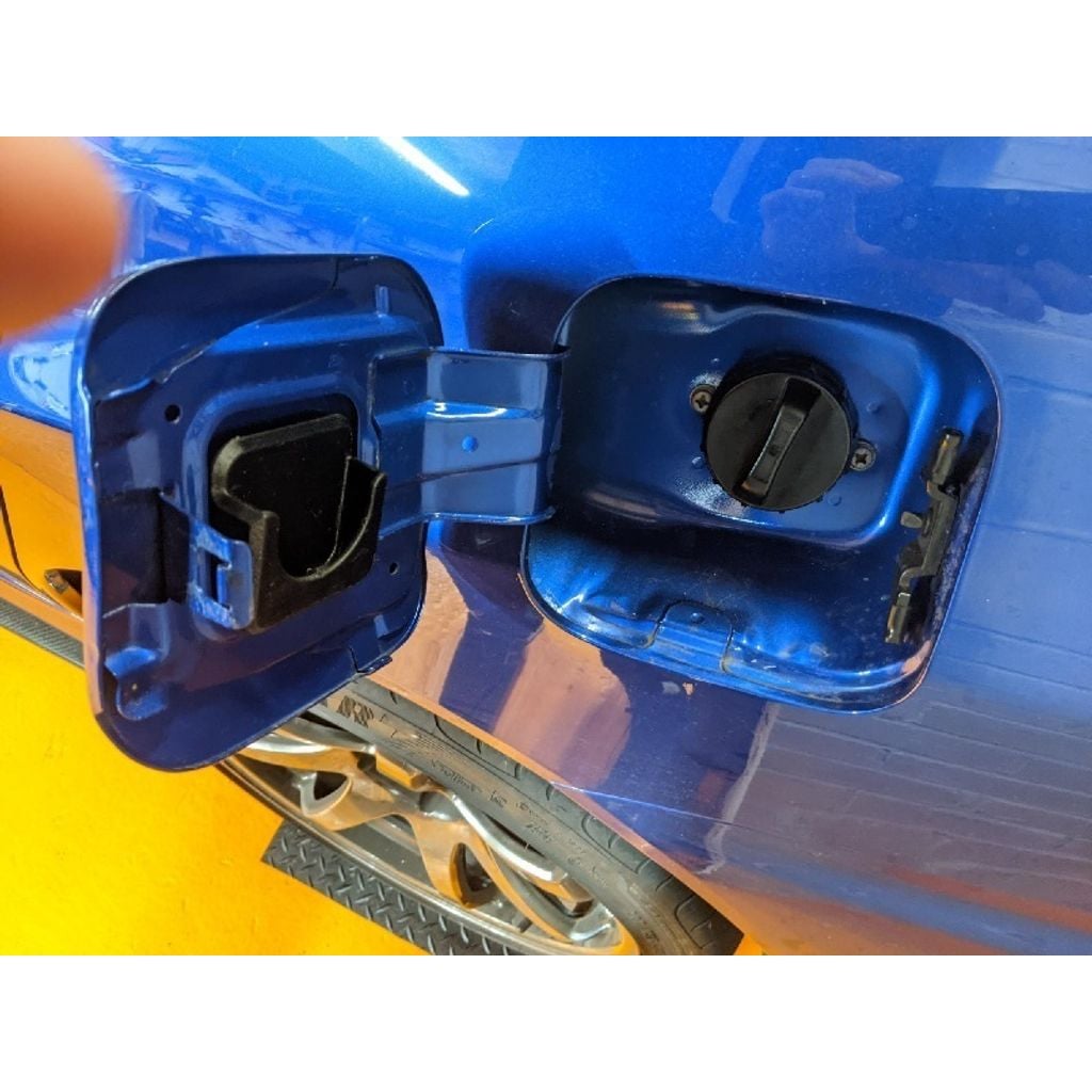 Fuel Cap Holder – 2001-2006 Mitsubishi Lancer Evolution CT9A