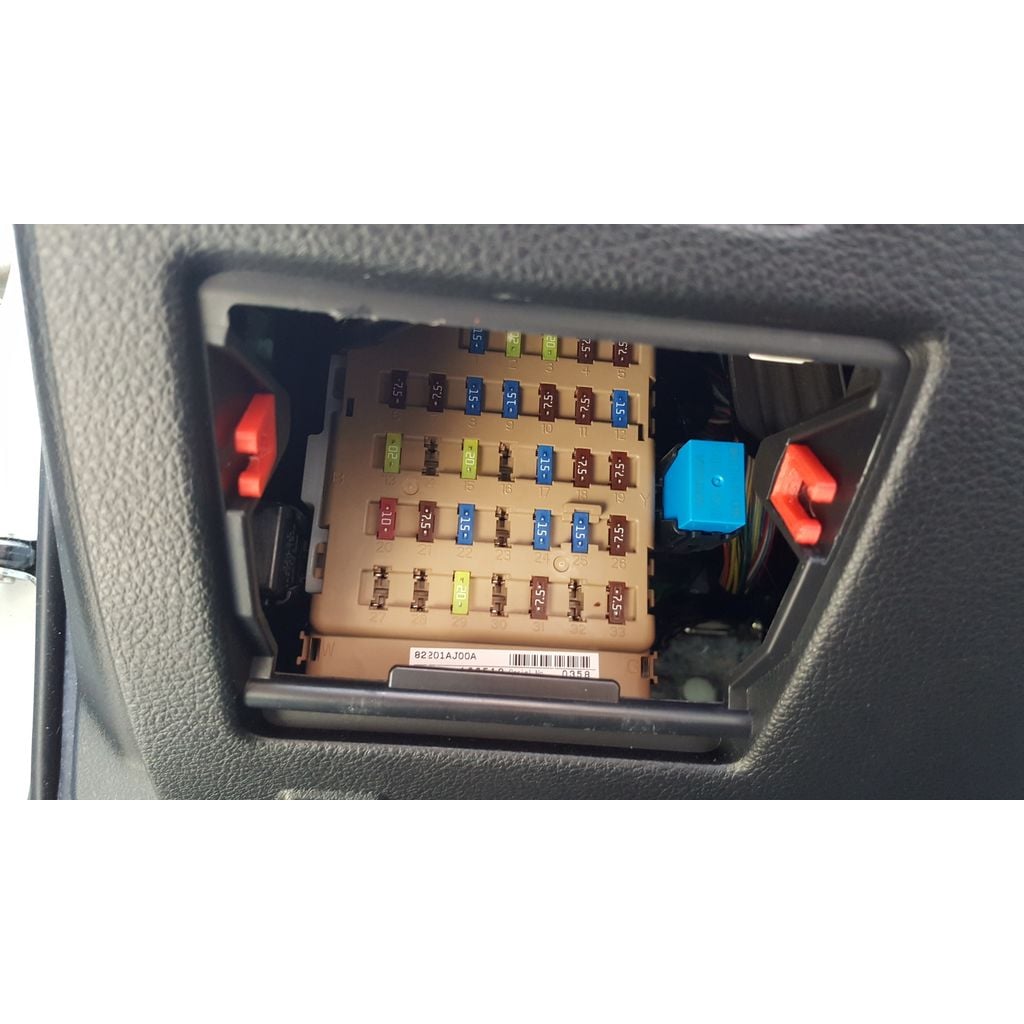 Fuse Cover Clip – 2011 Subaru Outback