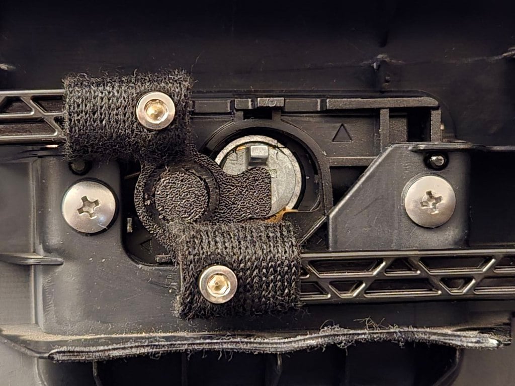 Glove Box Latch Lock – 2005 Toyota Camry